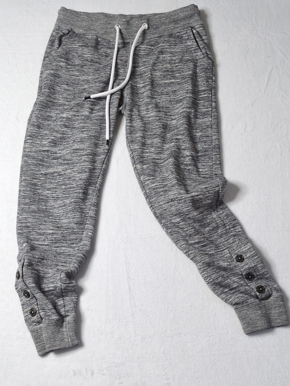 Reflex Gray Marled Cozy Jogger Pants with Button Cuff. Size medium.